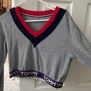 Tommy Hilifiger pullover! Barely worn